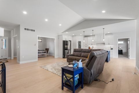 Tiny photo for 606 N Beacon Hill Circle, Urbana, IL 61802 (MLS # 12572775)