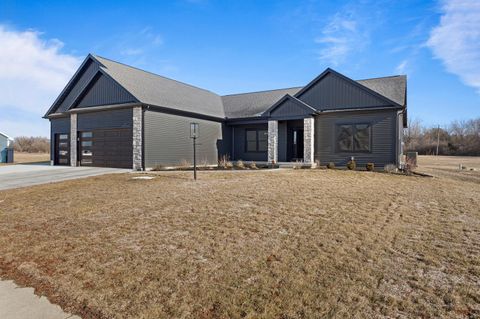 Tiny photo for 606 N Beacon Hill Circle, Urbana, IL 61802 (MLS # 12572775)