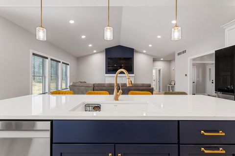 Tiny photo for 606 N Beacon Hill Circle, Urbana, IL 61802 (MLS # 12572775)