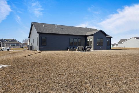 Tiny photo for 606 N Beacon Hill Circle, Urbana, IL 61802 (MLS # 12572775)