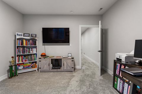 Tiny photo for 606 N Beacon Hill Circle, Urbana, IL 61802 (MLS # 12572775)