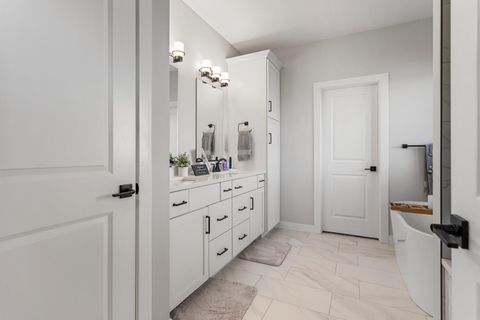 Tiny photo for 606 N Beacon Hill Circle, Urbana, IL 61802 (MLS # 12572775)