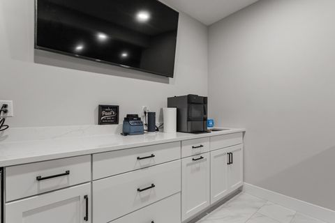 Tiny photo for 606 N Beacon Hill Circle, Urbana, IL 61802 (MLS # 12572775)