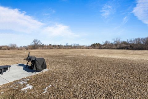 Tiny photo for 606 N Beacon Hill Circle, Urbana, IL 61802 (MLS # 12572775)