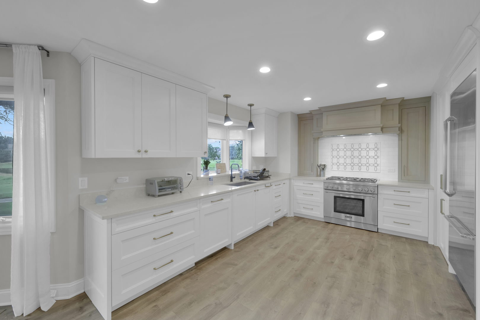 3901 White Eagle Drive