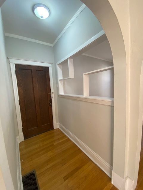 2123 W Ainslie Street 1