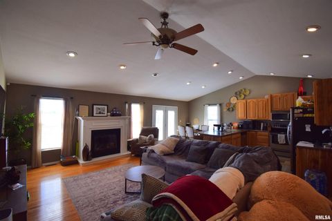 Tiny photo for 10341 N Puckett Lane, Mt Vernon, IL 62864 (MLS # EB460187)