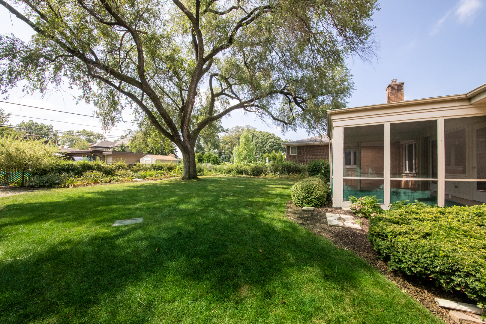 2001 Woodland Avenue