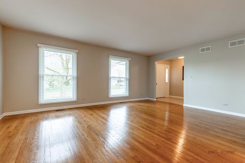 Tiny photo for 1128 Aegean Drive, Schaumburg, IL 60193 (MLS # 12612590)