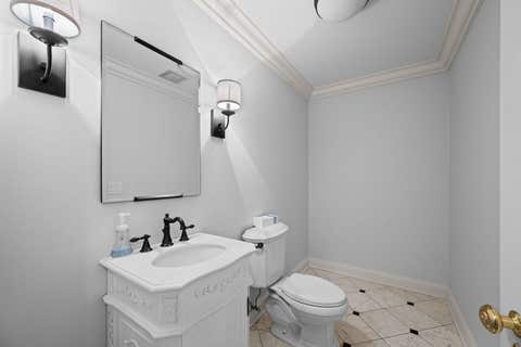 Tiny photo for 1653 N Belmont Court, Arlington Heights, IL 60004 (MLS # 12684661)