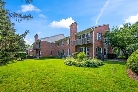 Tiny photo for 1653 N Belmont Court, Arlington Heights, IL 60004 (MLS # 12684661)