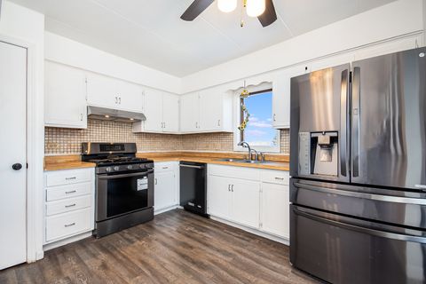 Tiny photo for 8336 160th Place #2E, Tinley Park, IL 60477 (MLS # 12532756)