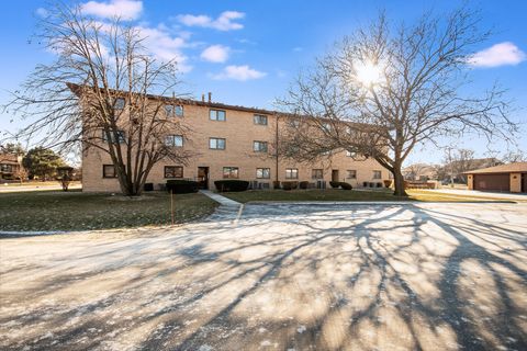 Tiny photo for 8336 160th Place #2E, Tinley Park, IL 60477 (MLS # 12532756)