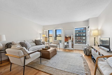 Tiny photo for 350 W BELDEN Avenue #403, Chicago, IL 60614 (MLS # 12599390)