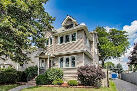 Tiny photo for 9912 Irving Park Road, Schiller Park, IL 60176 (MLS # 12443031)