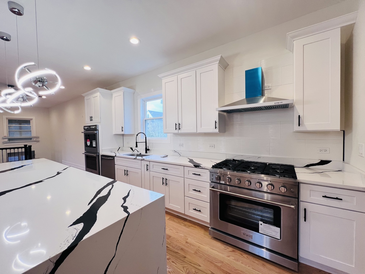 638 E 65th Street