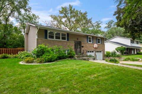 Tiny photo for 907 E Schirra Drive, Palatine, IL 60074 (MLS # 12765956)