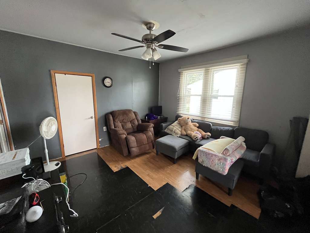 717 W England Street