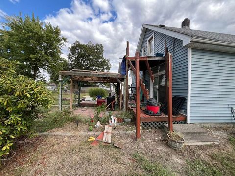 Tiny photo for 717 W England Street, Taylorville, IL 62568 (MLS # 12492837)