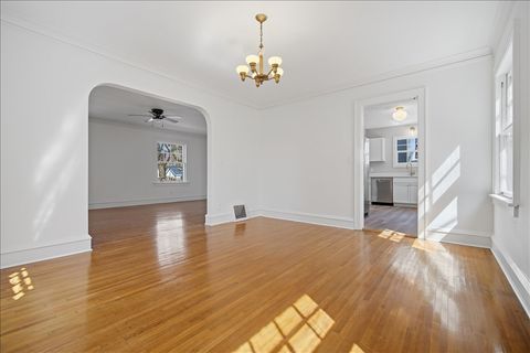 Tiny photo for 503 E Chestnut Street, Bloomington, IL 61701 (MLS # 12604364)