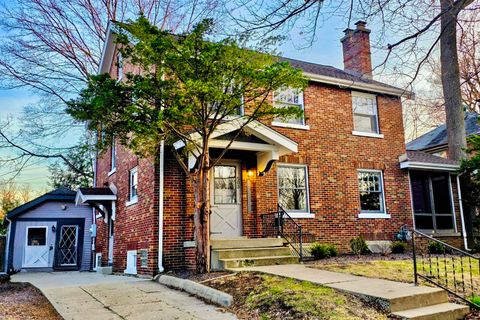 Photo of 503 E Chestnut Street, Bloomington, IL 61701 (MLS # 12604364)