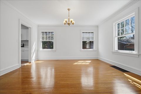 Tiny photo for 503 E Chestnut Street, Bloomington, IL 61701 (MLS # 12604364)