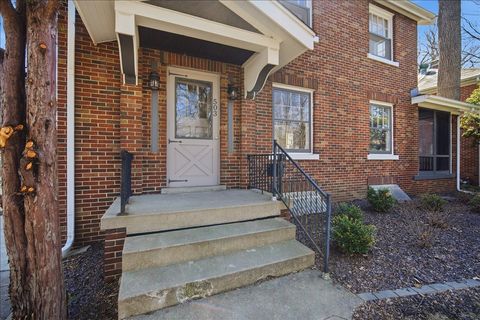 Tiny photo for 503 E Chestnut Street, Bloomington, IL 61701 (MLS # 12604364)