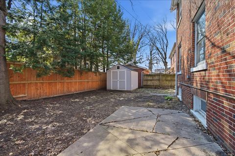 Tiny photo for 503 E Chestnut Street, Bloomington, IL 61701 (MLS # 12604364)