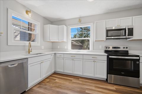 Tiny photo for 503 E Chestnut Street, Bloomington, IL 61701 (MLS # 12604364)