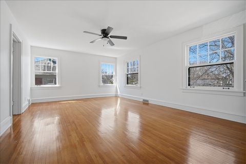 Tiny photo for 503 E Chestnut Street, Bloomington, IL 61701 (MLS # 12604364)