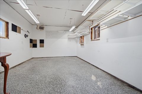 Tiny photo for 503 E Chestnut Street, Bloomington, IL 61701 (MLS # 12604364)