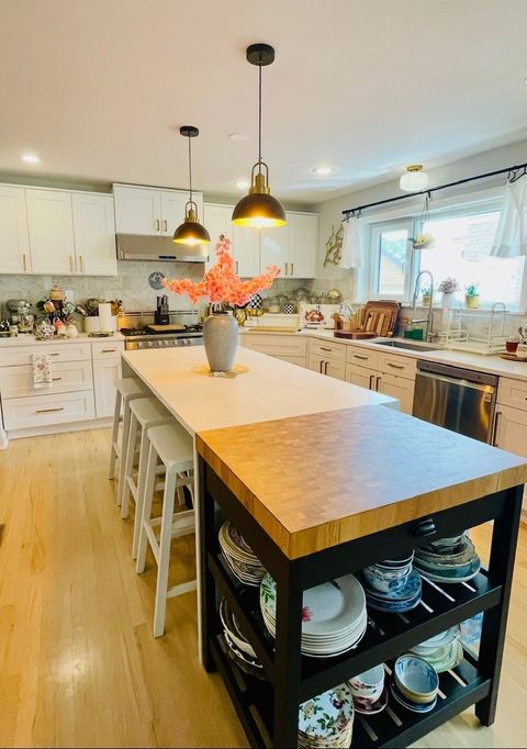 Tiny photo for 9321 S Avers Avenue, Evergreen Park, IL 60805 (MLS # 12446852)