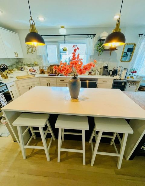 Tiny photo for 9321 S Avers Avenue, Evergreen Park, IL 60805 (MLS # 12446852)