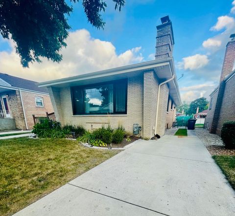 Tiny photo for 9321 S Avers Avenue, Evergreen Park, IL 60805 (MLS # 12446852)