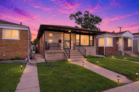 Photo of 12631 S Justine Street, Calumet Park, IL 60827 (MLS # 12744355)