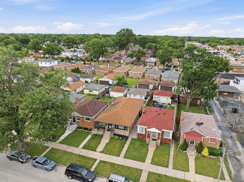 Tiny photo for 12631 S Justine Street, Calumet Park, IL 60827 (MLS # 12744355)