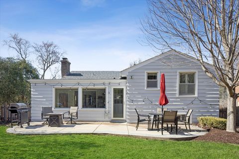 Tiny photo for 271 Sunset Avenue, Glen Ellyn, IL 60137 (MLS # 12565014)