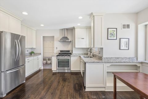 Tiny photo for 271 Sunset Avenue, Glen Ellyn, IL 60137 (MLS # 12565014)