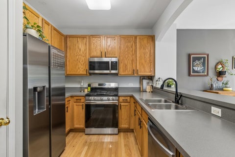 Tiny photo for 6064 Delaney Drive #5103, Hoffman Estates, IL 60192 (MLS # 12706903)