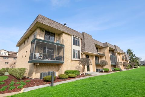 Photo of 15705 Old Orchard Court #2S, Orland Park, IL 60462 (MLS # 12618748)