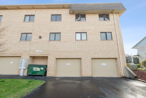 Tiny photo for 15705 Old Orchard Court #2S, Orland Park, IL 60462 (MLS # 12618748)