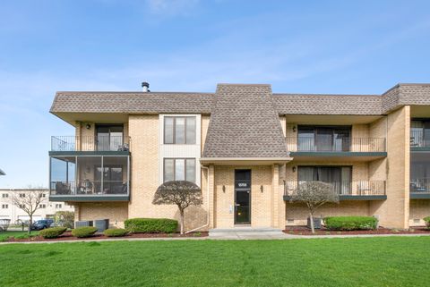 Tiny photo for 15705 Old Orchard Court #2S, Orland Park, IL 60462 (MLS # 12618748)