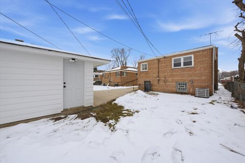 Tiny photo for 14223 University Avenue, Dolton, IL 60419 (MLS # 12626375)