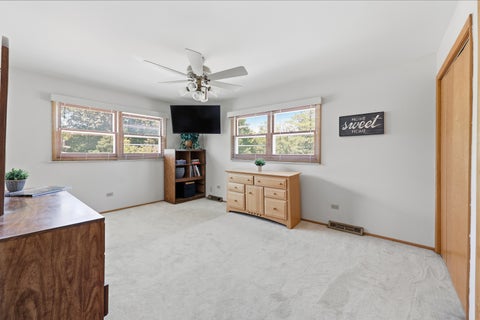 Tiny photo for 705 Ruskin Drive, Elk Grove Village, IL 60007 (MLS # 12739476)