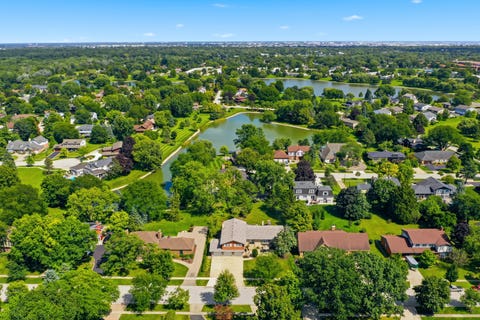 Tiny photo for 705 Ruskin Drive, Elk Grove Village, IL 60007 (MLS # 12739476)