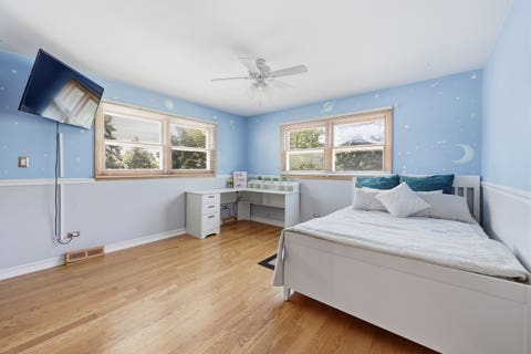 Tiny photo for 705 Ruskin Drive, Elk Grove Village, IL 60007 (MLS # 12739476)