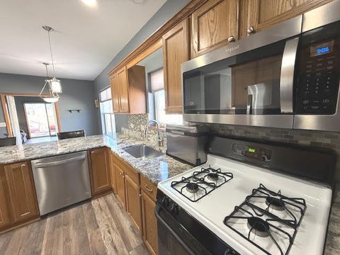 Tiny photo for 76 ROCKING HORSE Lane, Grayslake, IL 60046 (MLS # 12589120)