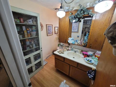 Tiny photo for 1133 W Boone Street, Salem, IL 62881 (MLS # EB459753)