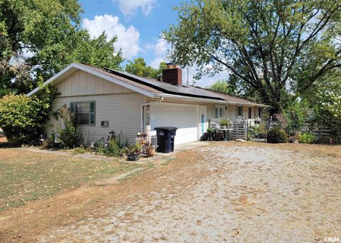 Tiny photo for 1133 W Boone Street, Salem, IL 62881 (MLS # EB459753)