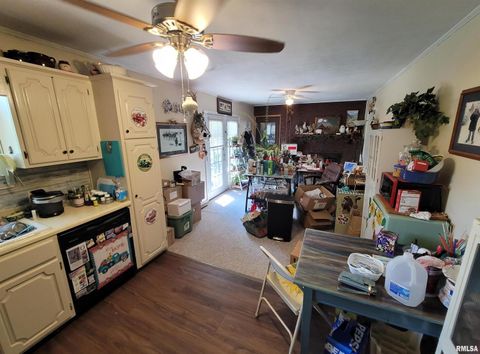 Tiny photo for 1133 W Boone Street, Salem, IL 62881 (MLS # EB459753)